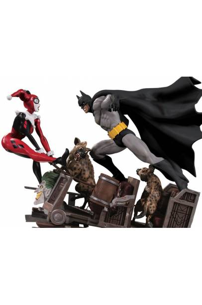 DC Collectibles Batman vs. Harley Quinn (Second Edition) Battle Statue NEW